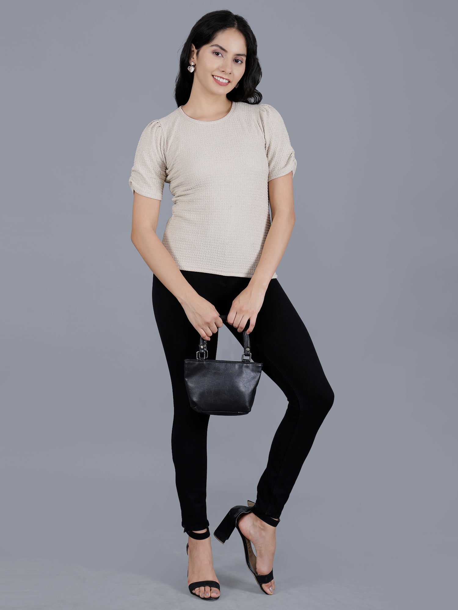 Viigobella Women’s Textured Short Sleeve Top in Beige Cotton Fabric